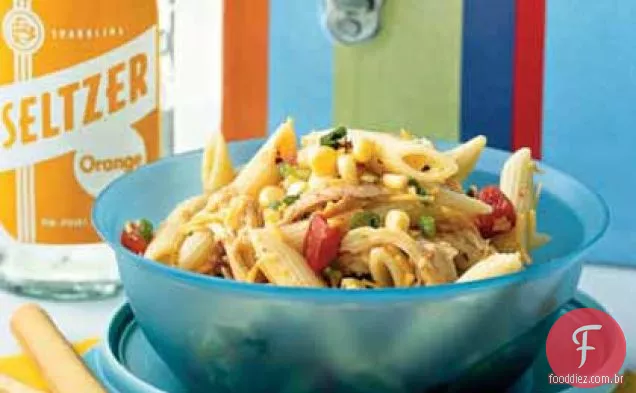 Salada De Macarrão De Frango Do Sudoeste