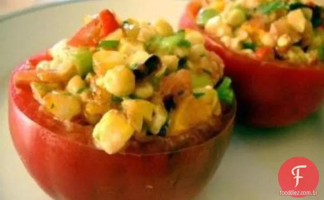 Tomates recheados com salada de milho grelhada