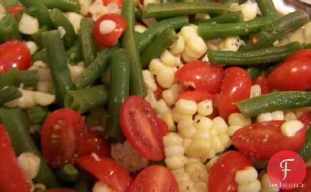 Salada de feijão verde, milho e tomate cereja de Jeanne