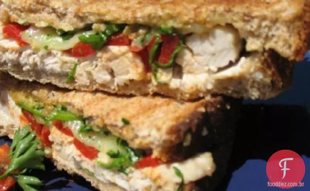 Peru e pimenta vermelha assada Panini