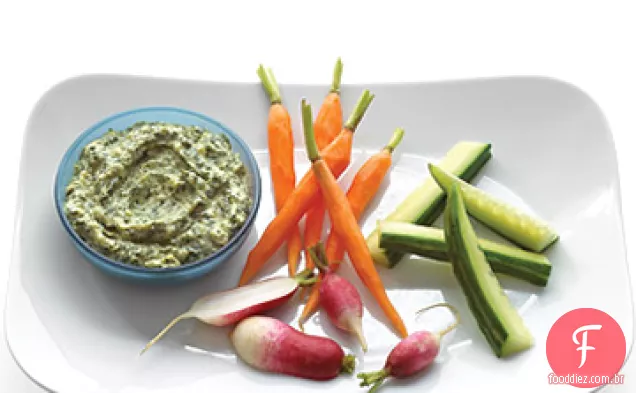 Espinafre cremoso e molho de cebola doce com Crudites