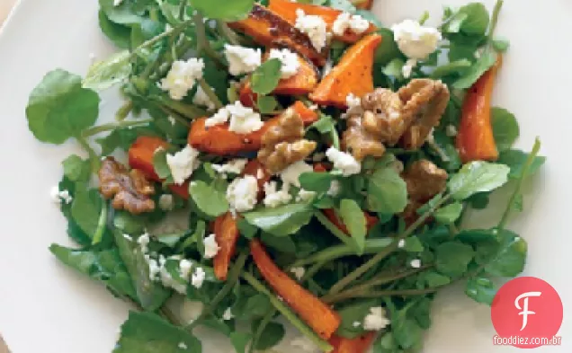 Salada de agrião com batata-doce assada
