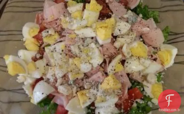 Salada Cobb com molho Derby marrom