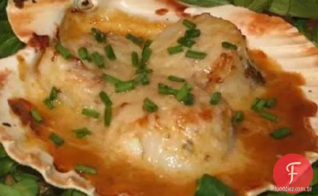 Vieiras Do Mar Com Molho De Mostarda Miso