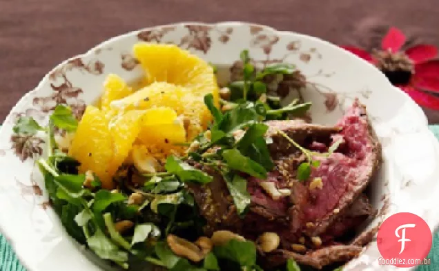 Bife, agrião e salada de laranja
