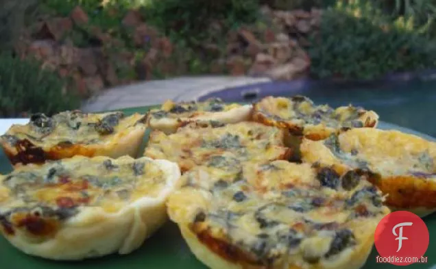 Agrião E Tortinhas De Queijo