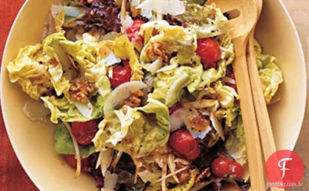 Salada de inverno com tomate cereja assado