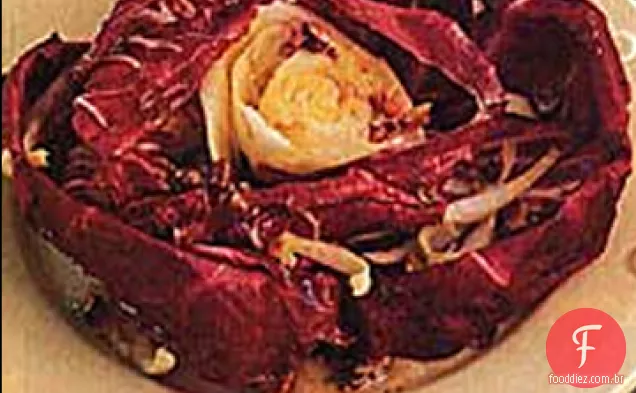 Salada Radicchio e Endive com vinagrete de noz-pecã