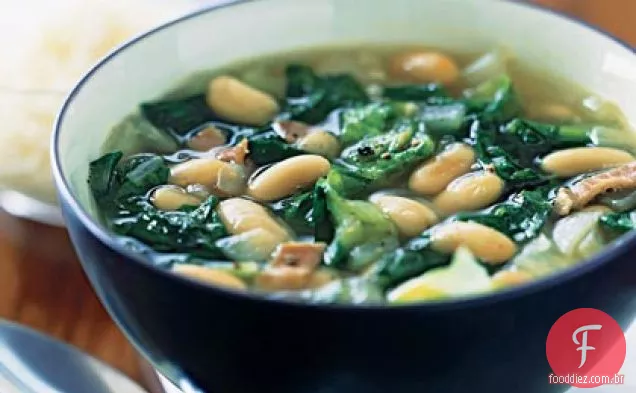 Escarole e Sopa De Feijão Branco