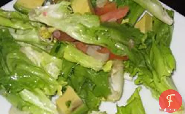 Tomate ameixa e salada de escarola com molho balsâmico de parmesão