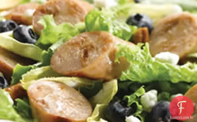 Salsicha de frango com maçã doce, Endive e salada de mirtilo com nozes torradas