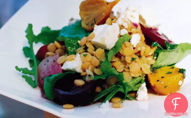 Salada de lentilha vermelha com Feta e beterraba