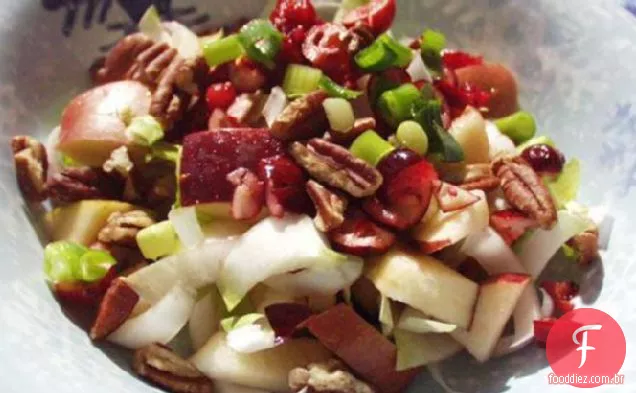 Salada de Endive e maçã belga com vinagrete de Cranberry