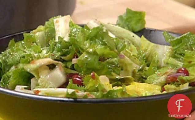 Feijão vermelho e salada verde