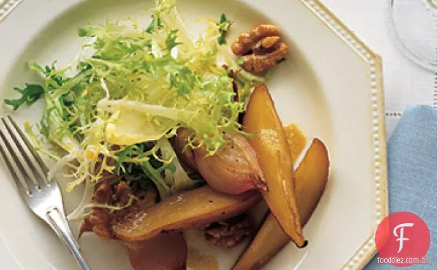 Salada assada da pera e da chalota com xerez-vinagrete de Dijon