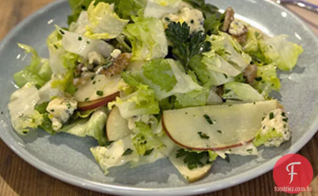 Salada de Escarole com leitelho-molho de ervas