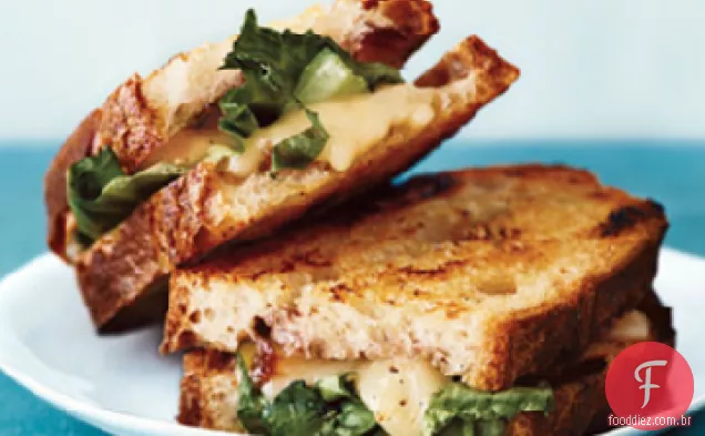 Queijo grelhado com geléia de cebola, Taleggio e Escarole