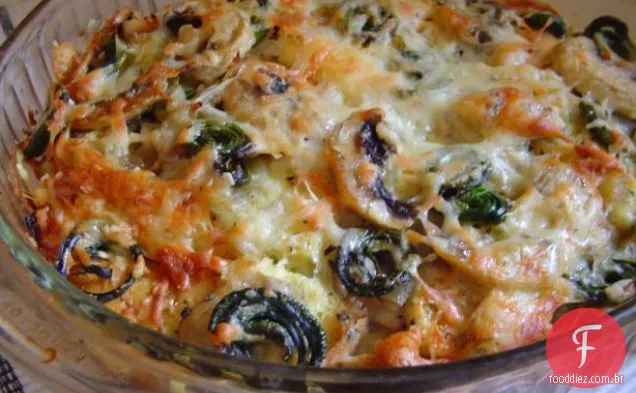 Pudim De Pão Salgado Com Fiddleheads E Cogumelos