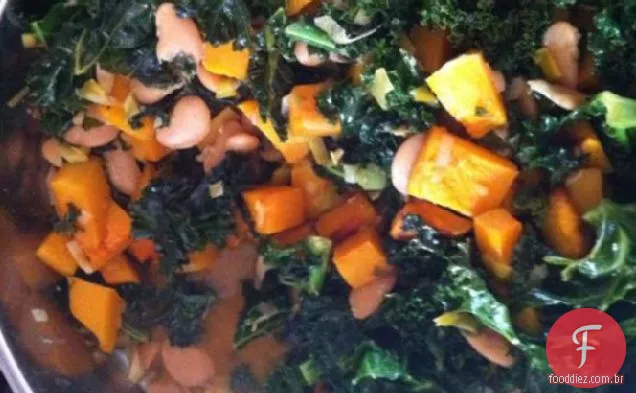 Abóbora, feijão branco e ragu de couve (vegano)