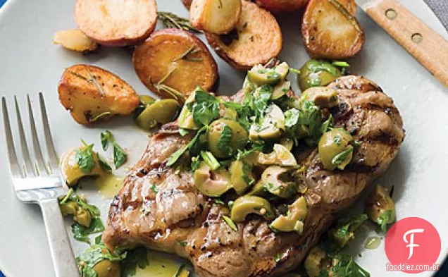 Costeletas de cordeiro com salada de Salsa De Azeitona