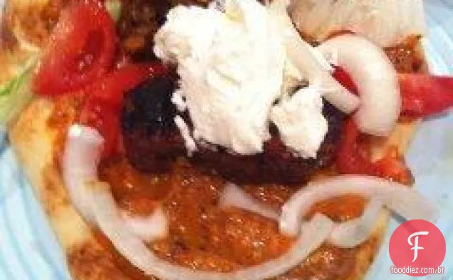 Cevapcici S Ajvarom (Salsicha Do País Dos Balcãs)