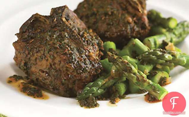 Costeletas de cordeiro assadas com Charmoula e espargos frigideira
