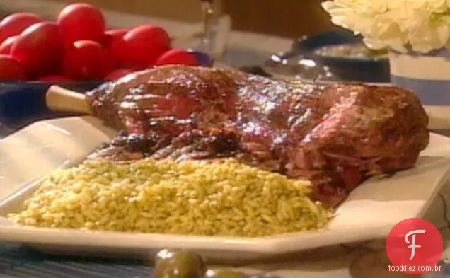 Perna assada de cordeiro com açafrão e Salsa de azeitona