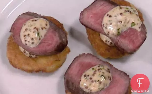 Boxty com lombo de cordeiro grelhado e aioli de mostarda integral