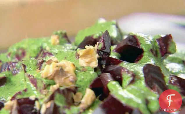 Salada de beterraba com chuvisco de agrião