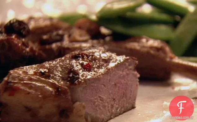 Costeletas de cordeiro / costeletas de Costela com pimenta e azeitonas pretas