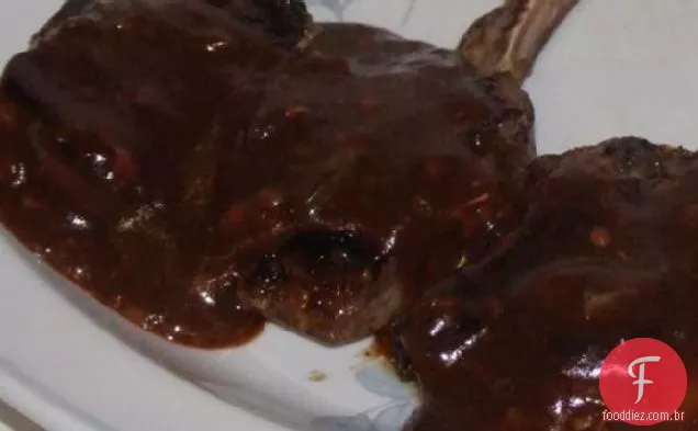 Molho para costeletas de cordeiro para churrasco
