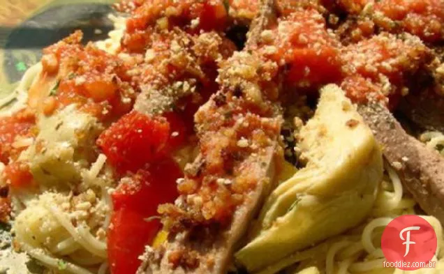Espaguete Com Cordeiro , Feta E Alcachofras