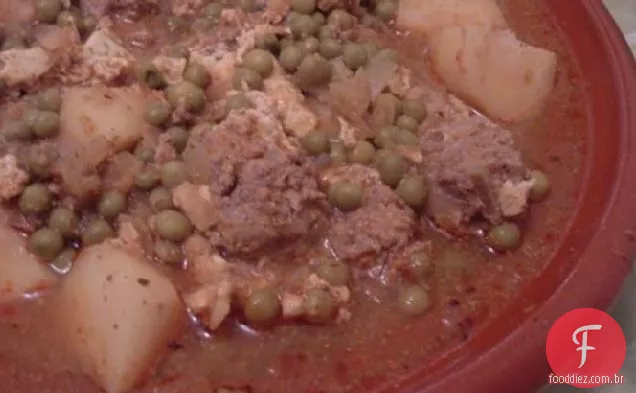 Kefta Tajine (almôndegas temperadas marroquinas com ovos em molho de tomate)