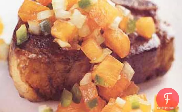 Costeletas de cordeiro e Chutney de caqui fresco