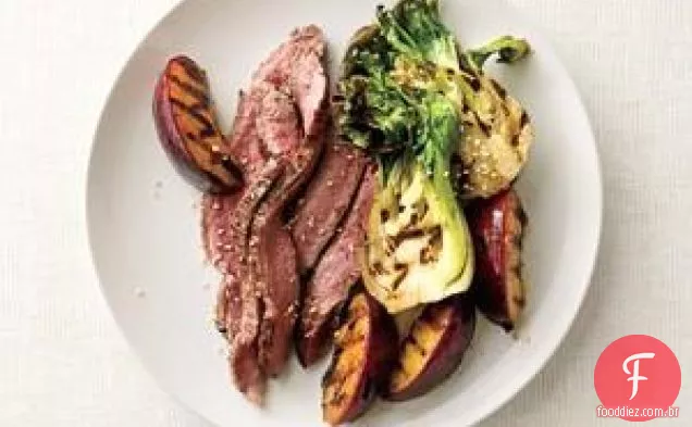 Receita De Bife Grelhado, Ameixas E Bok Choy