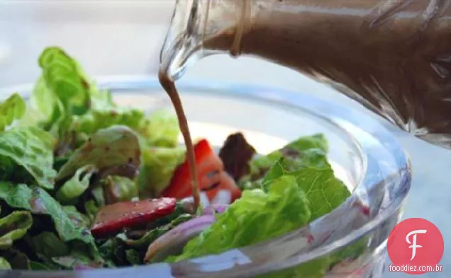 Salada De Morango Com Molho Cremoso De Sementes De Papoula