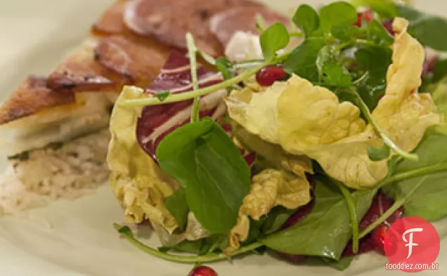 Salada verde com romã