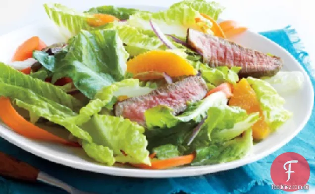 Salada de bife com molho de laranja-mel