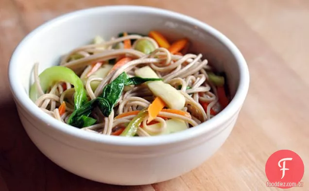 Salada De Macarrão Soba Com Bok Choy