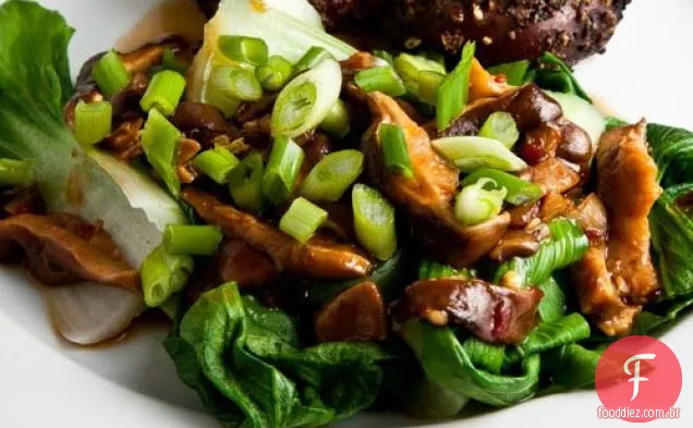 Baby Bok Choy Com Cogumelos Shiitake