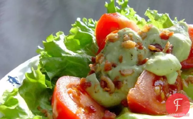 Salada de abacate BLT