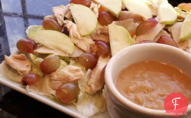 Salada grega com orzo e ervilhas de Olhos Pretos