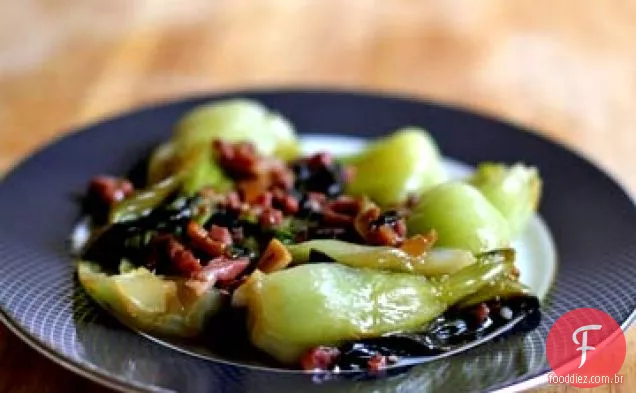 Bebê Bok Choy com xerez e Prosciutto