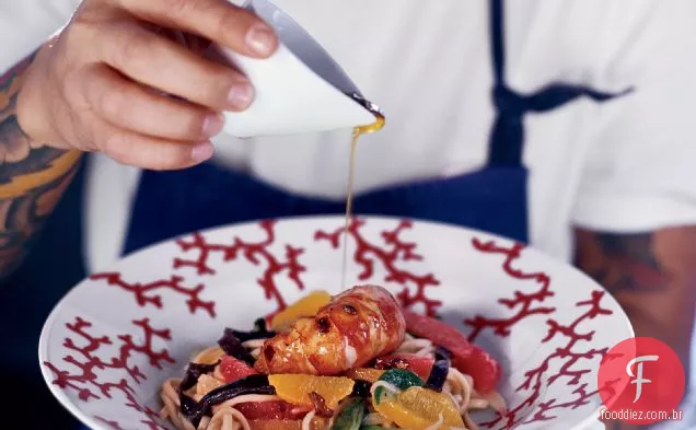 Lagosta com macarrão Udon, Bok Choy e Citrus