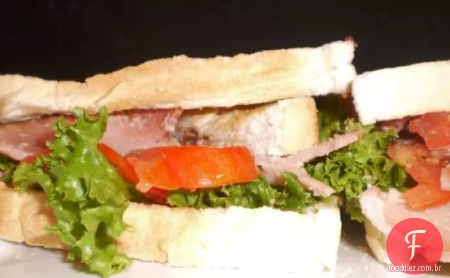 Bacon, alface, tomate e ovo