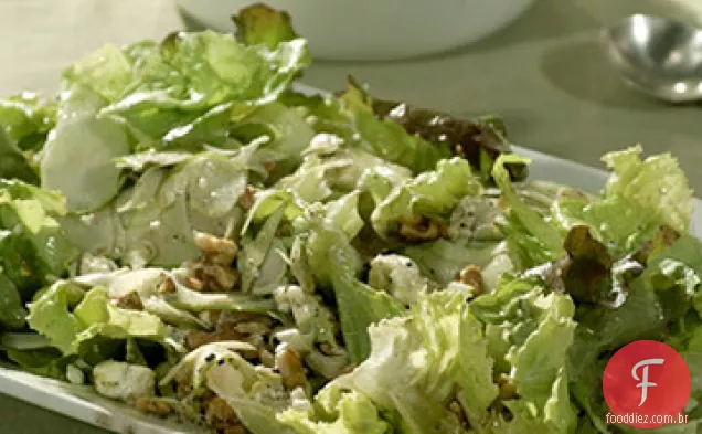 Salada de erva-doce, maçã e queijo azul