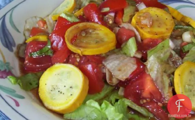 Tomate-Pattypan Squash Salad