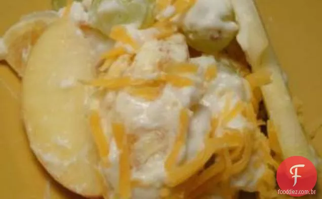 Salada De Frutas Em Camadas Durante A Noite