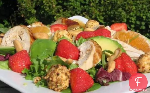 Salada de frango com morango e laranja