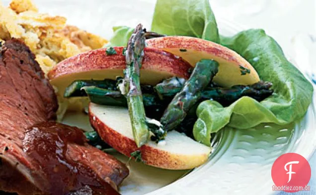 Espargos - salada de maçã com vinagrete de queijo azul